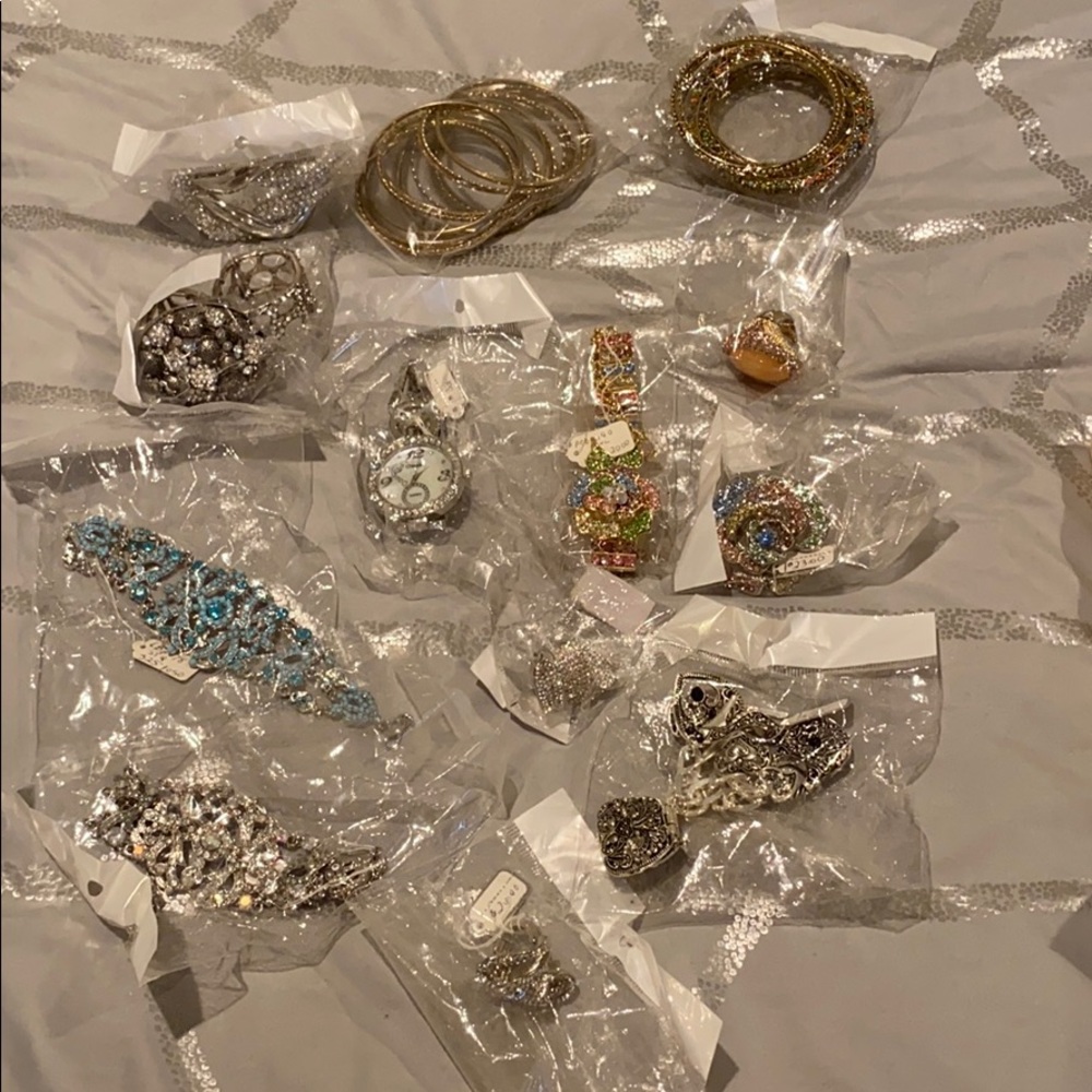 NEW COSTUME JEWELRY BUNDLE